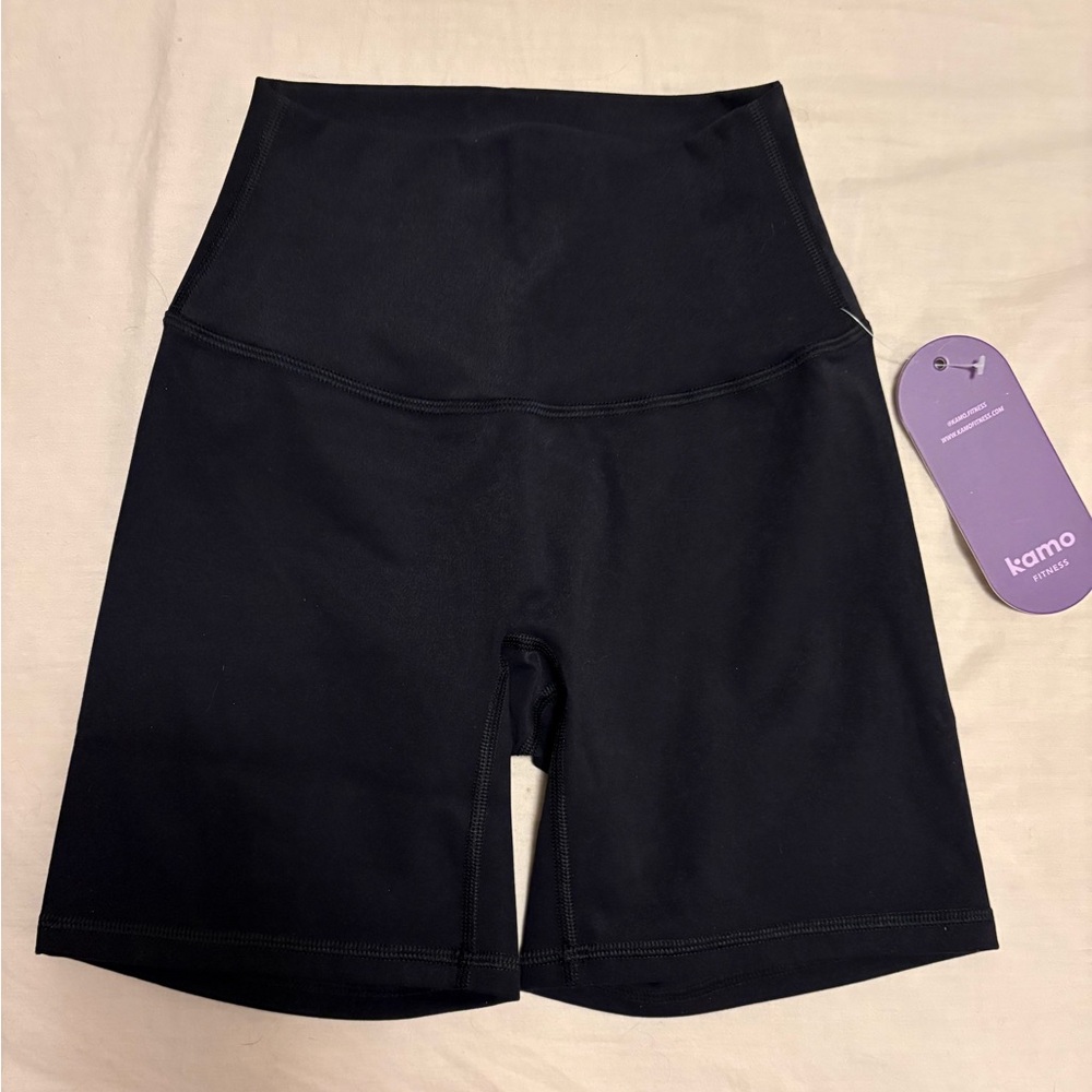 NWT Kamo fitness shorts